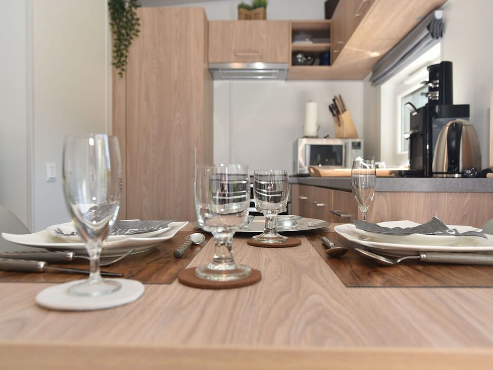 Tableware, Property, Furniture, Table, Dishware, Drinkware, Cabinetry, Wood, Kitchen Appliance, Stemware