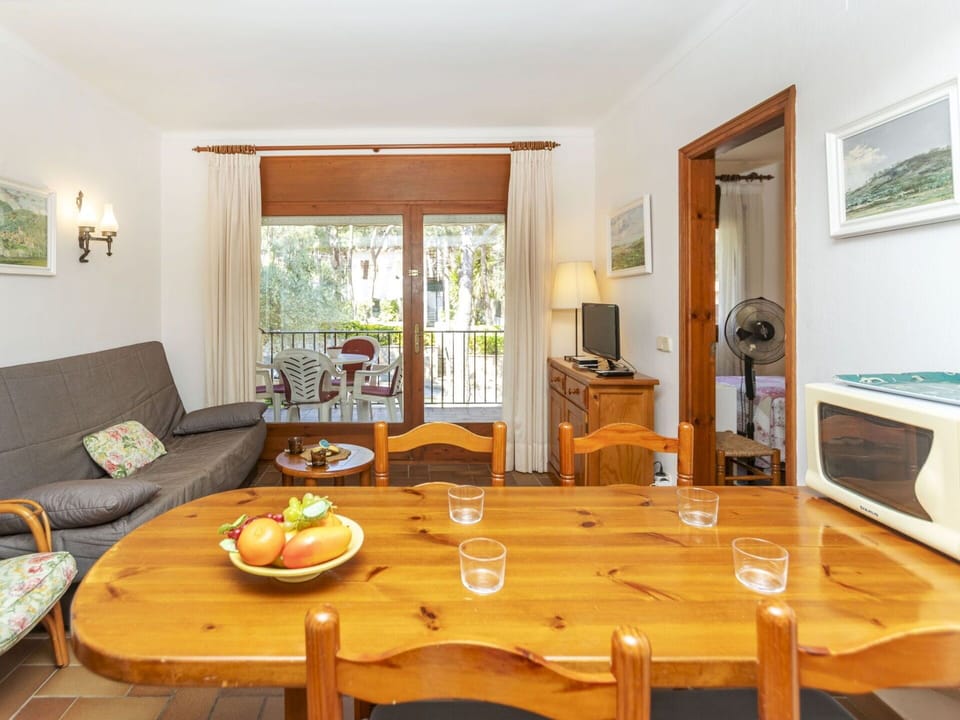 Furniture, Interior Design, Wood, Flooring, Table, Floor, Ceiling, Room, Chair, Living Room