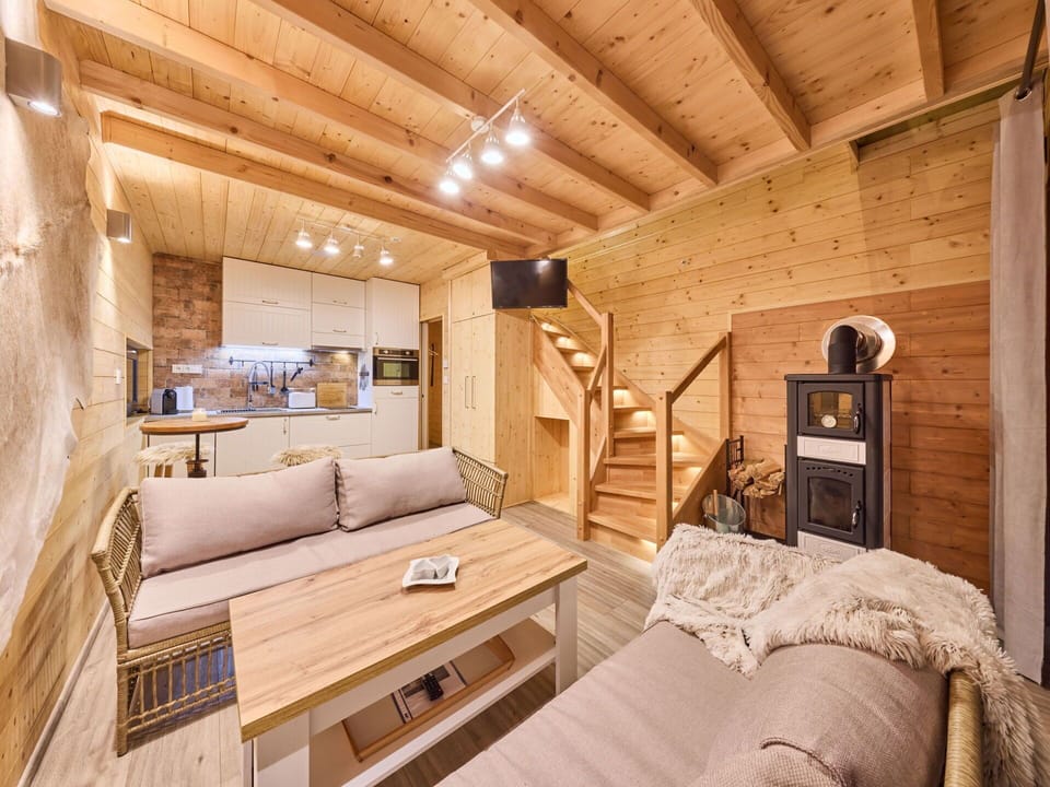 Furniture, Property, Picture Frame, Couch, Wood, Comfort, Table, Interior Design, Building, Living Room
