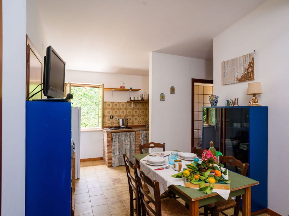 Table, Furniture, Building, Chair, Desk, Picture Frame, Wood, Floor, Flooring, House