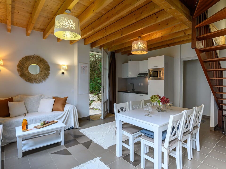 Furniture, Property, Cabinetry, Picture Frame, Window, Building, Comfort, Azure, Drawer, Wood