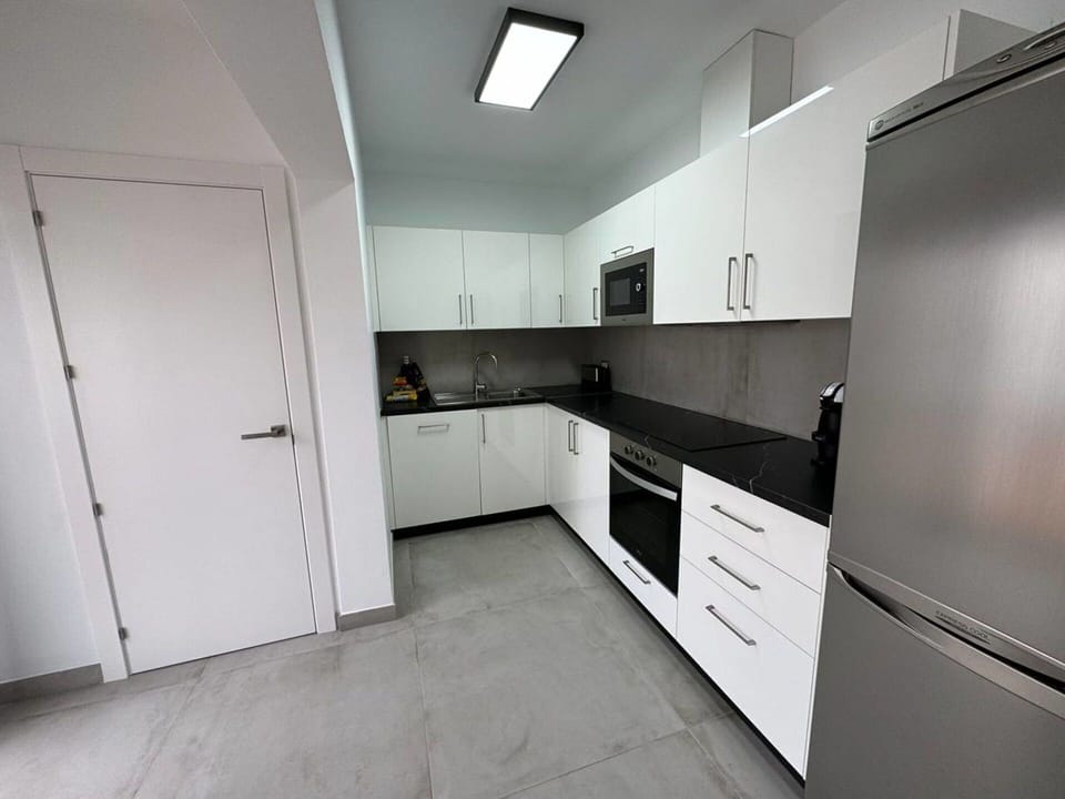 Cabinetry, Building, Property, Countertop, Kitchen, Wood, Interior Design, Drawer, Flooring