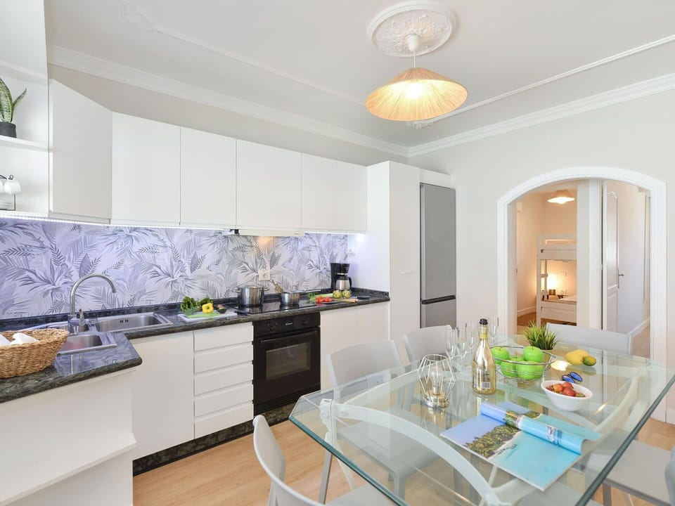 Interior Design, Furniture, Kitchen, Flooring, Countertop, Ceiling, Floor, Home, Kitchen Appliance, Room