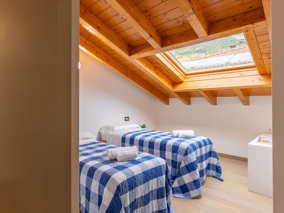 Property, Window, Comfort, Wood, Interior Design, Shade, Building, Flooring, Floor, Wood Stain