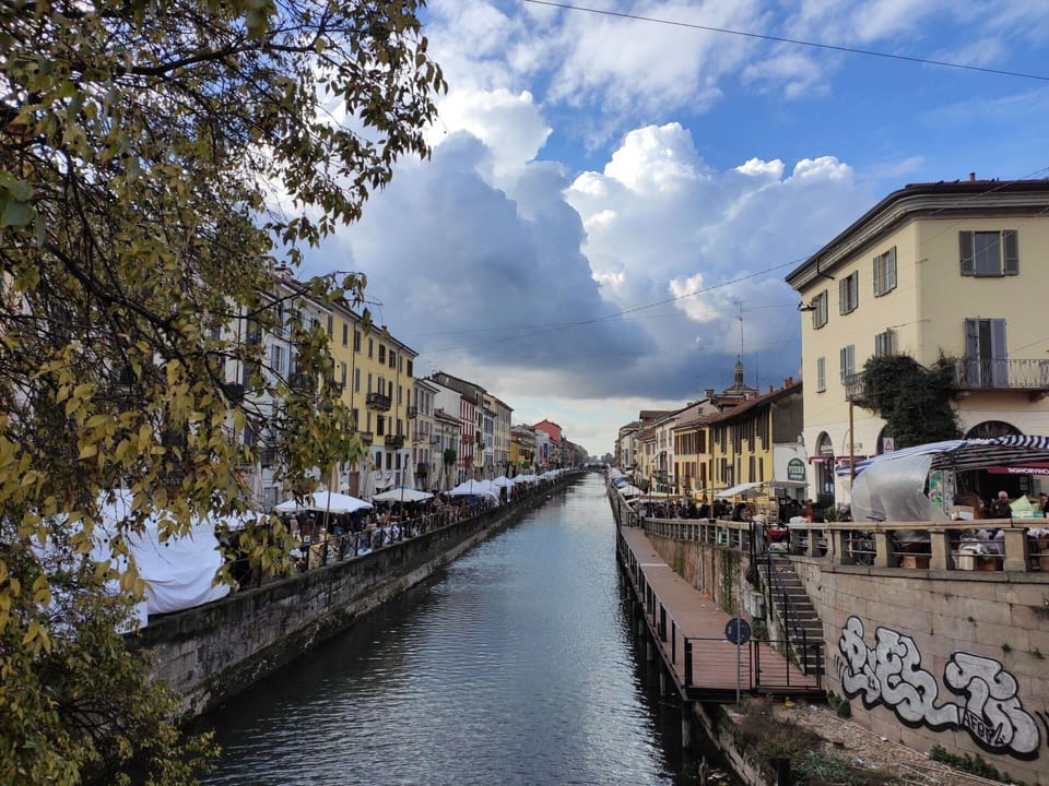 Water, Cloud, Sky, Daytime, Building, Architecture, Watercourse, House, Tree, Bank