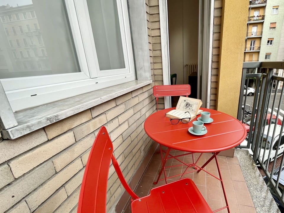 Property, Furniture, Table, Building, Chair, Wood, Window, Outdoor Table, Flooring, Floor