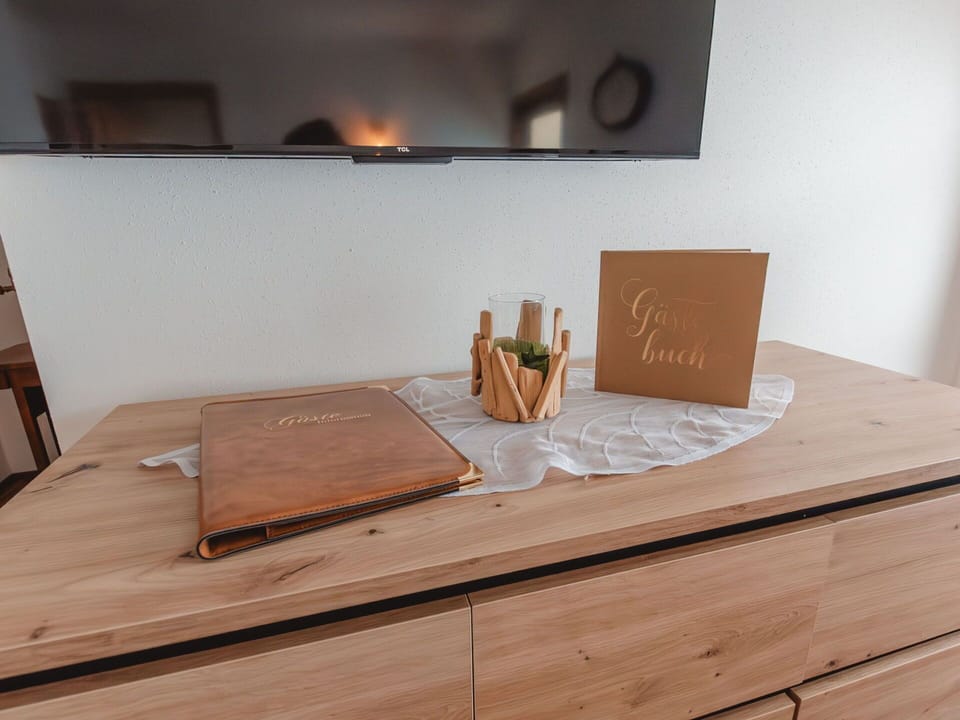 Brown, Property, Table, Tableware, Rectangle, Wood, Interior Design, Flooring, Floor, Wood Stain