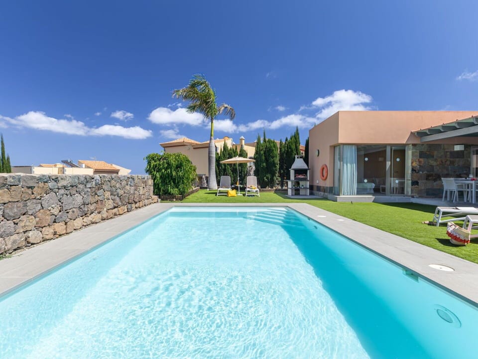 Blue, Swimming Pool, Resort, Leisure, Estate, Eco Hotel, Landscaping, Hacienda, Villa