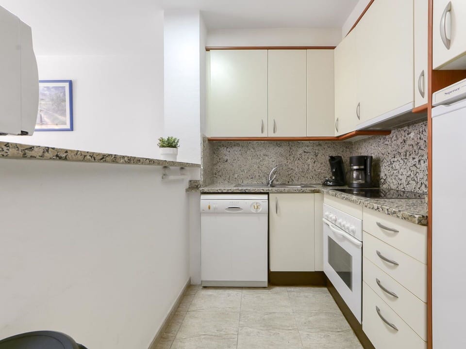 Cabinetry, Building, Property, Kitchen Sink, Countertop, Sink, Kitchen Stove, Interior Design, Kitchen, Floor