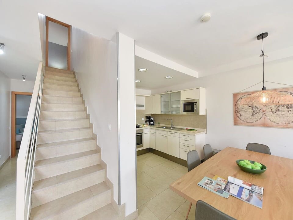 Table, Building, Stairs, Wood, Interior Design, Houseplant, Floor, Flooring, Hall
