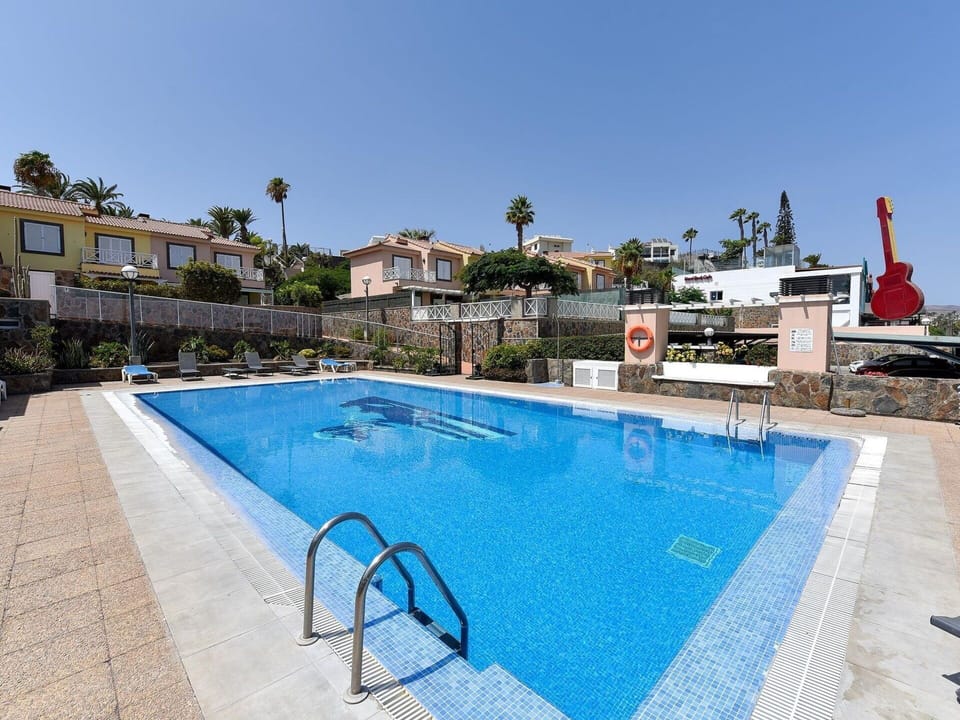 Water, Sky, Property, Building, Swimming Pool, Plant, Azure, Tree, House, Outdoor Furniture