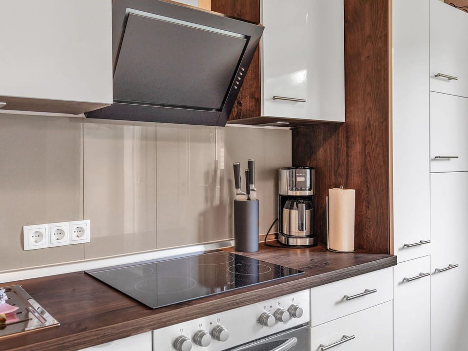Cabinetry, Property, Countertop, Product, Kitchen Appliance, Kitchen, Home Appliance, Tap, Tableware