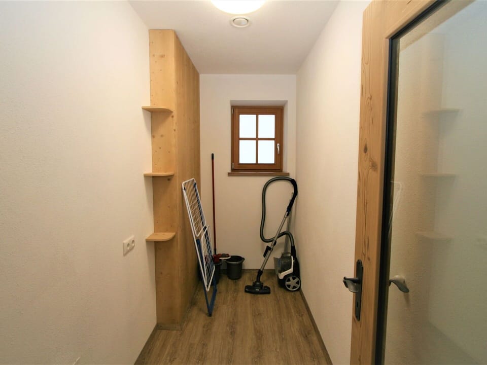 Building, Wood, Interior Design, Hall, Floor, Comfort, Flooring, Door, House