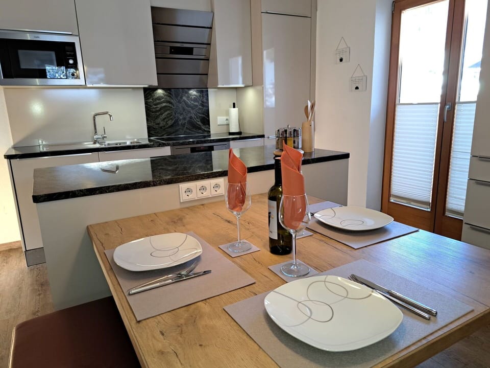 Table, Cabinetry, Property, Furniture, Countertop, Wood, Building, Tableware, Window, Sink