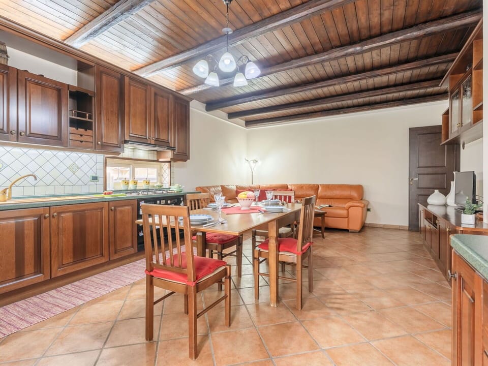 Furniture, Table, Property, Window, Wood, Interior Design, Flooring, Chair, Floor, Hardwood