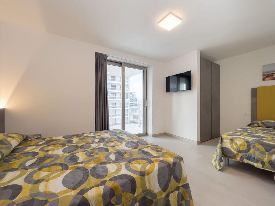 Apartment, Architecture, Floor, Interior Design, Hotel, Design