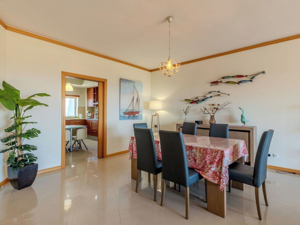 Flooring, Interior Design, Ceiling, Wood, Floor, Furniture, Lighting, Room, Kitchen & Dining Room Table, Dining Room