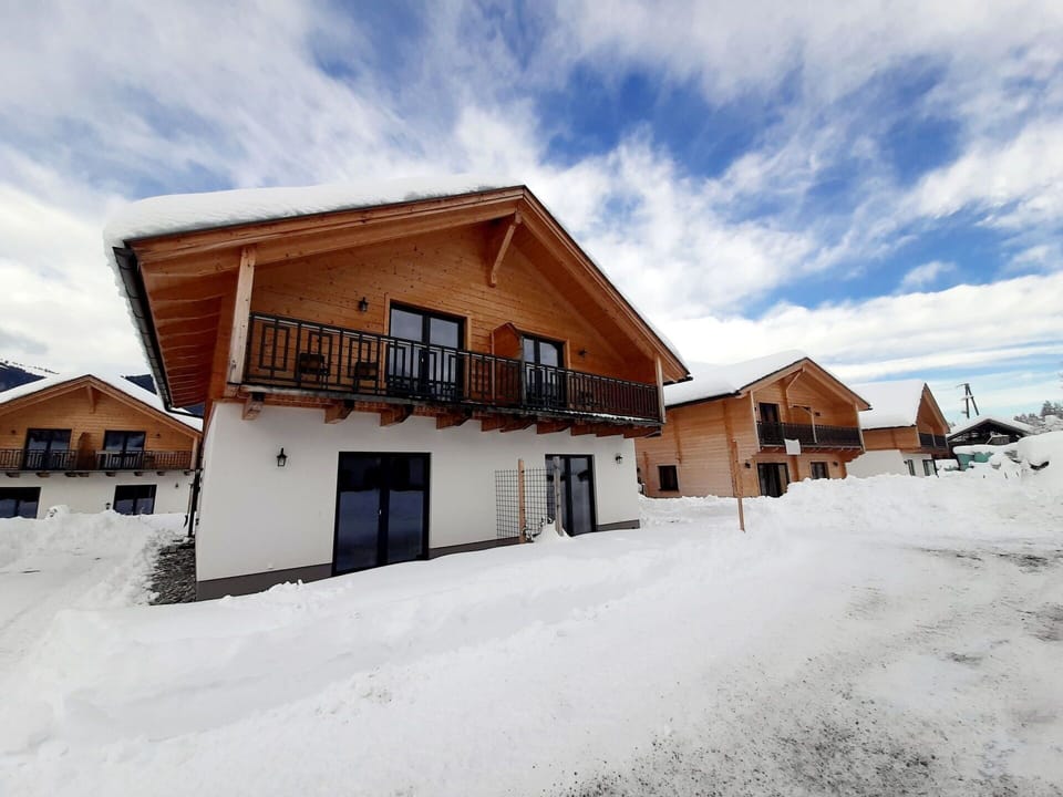 Cloud, Sky, Building, Window, Snow, House, Slope, Cottage, Wood, Residential Area