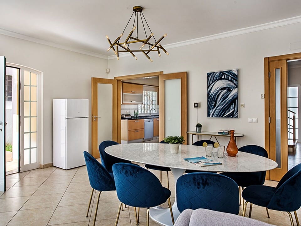 Table, Furniture, Property, Azure, Chair, Wood, Picture Frame, Interior Design, Architecture, Flooring