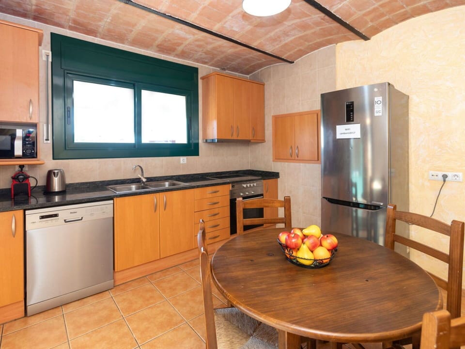 Cabinetry, Furniture, Property, Countertop, Sink, Tap, Table, Kitchen Sink, Wood, Kitchen