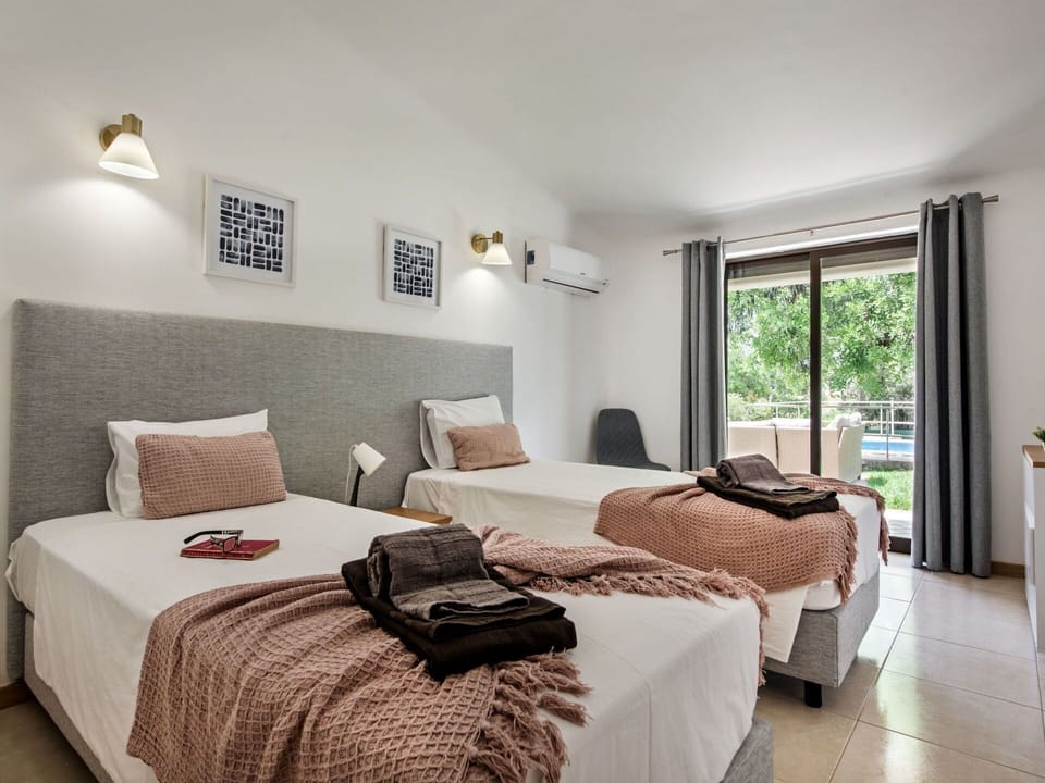 Furniture, Property, Comfort, Window, Building, Wood, Bed, Textile, Interior Design