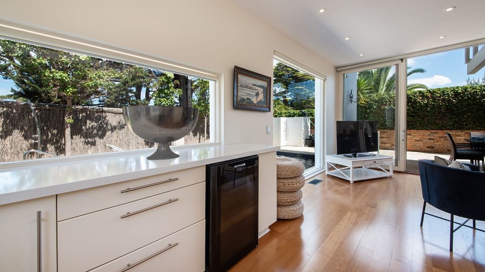 Kitchen oven to ease up your cooking needs