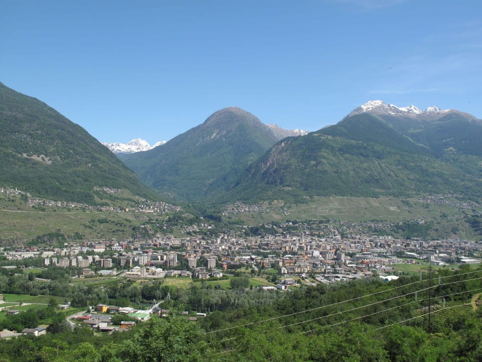 Sky, Mountain, Ecoregion, Natural Environment, Natural Landscape, Vegetation, Biome, Plant, Landscape, Tree