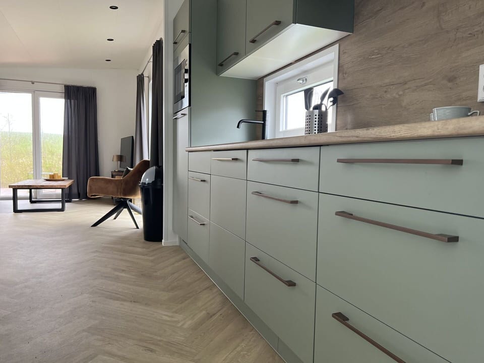 Cabinetry, Furniture, Building, Drawer, Wood, Flooring, Floor, Hall, Window