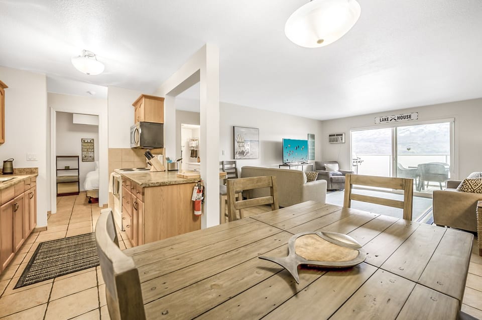 Condo, Lake View | In-room dining