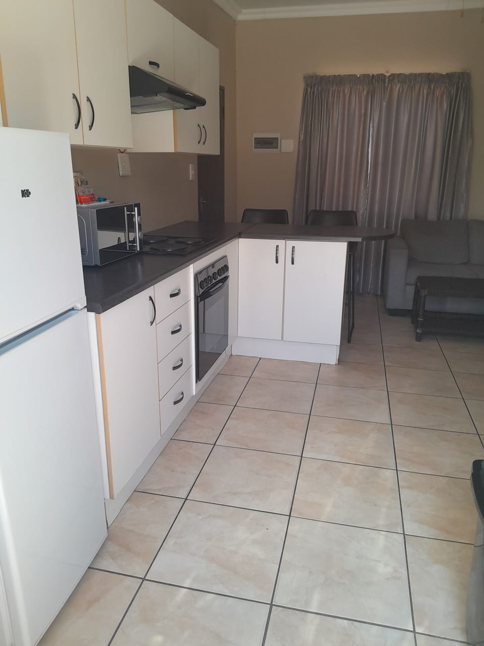 Luxury Double or Twin Room | Private kitchen | Fridge, microwave, electric kettle, cookware/dishes/utensils