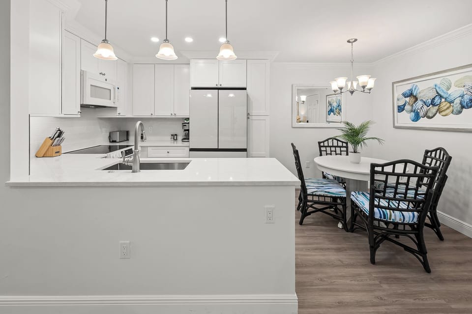 Dining & Kitchen