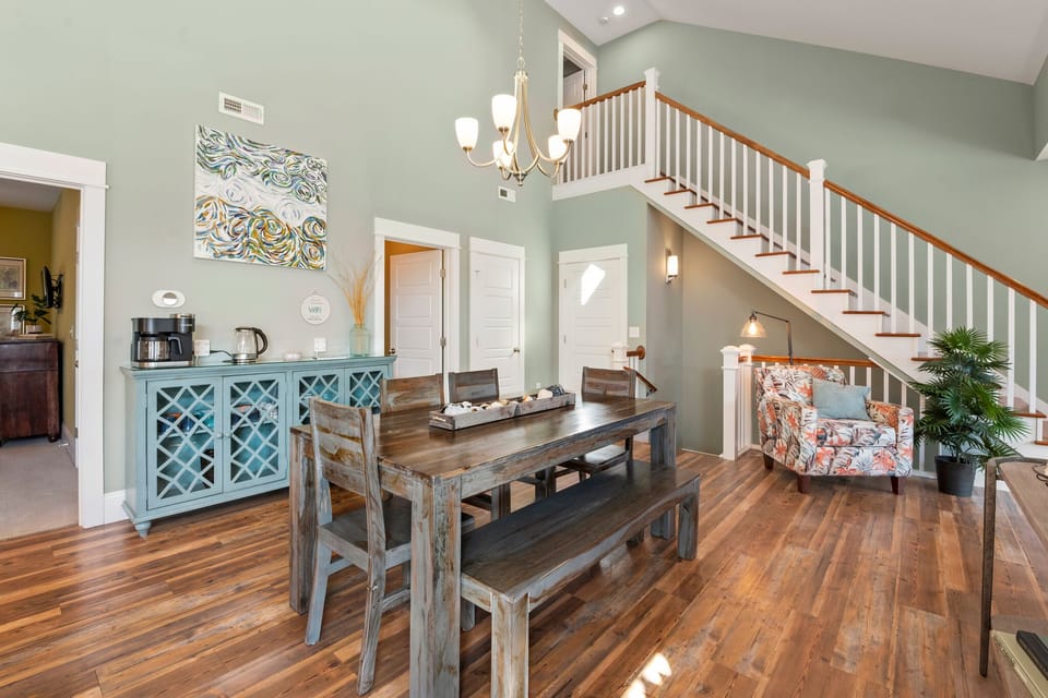 BV1084A: It's About Time | Mid Level Dining Area