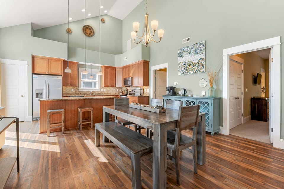 BV1084A: It's About Time | Mid Level Dining Area
