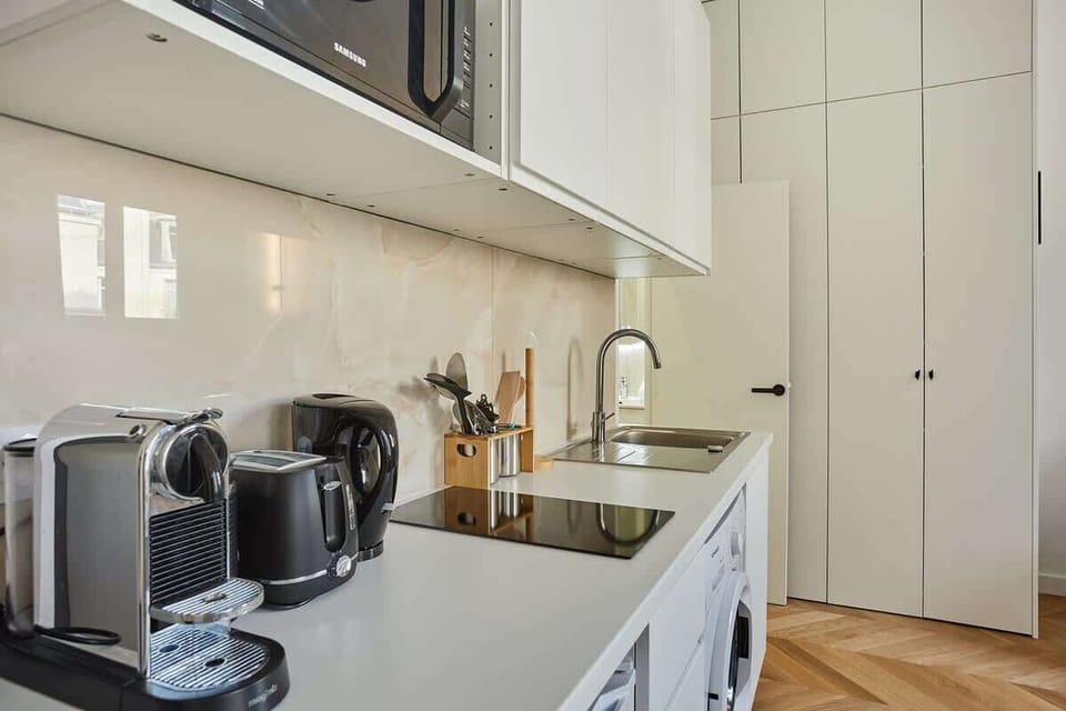 cuisine ouverte avec machine à laver 