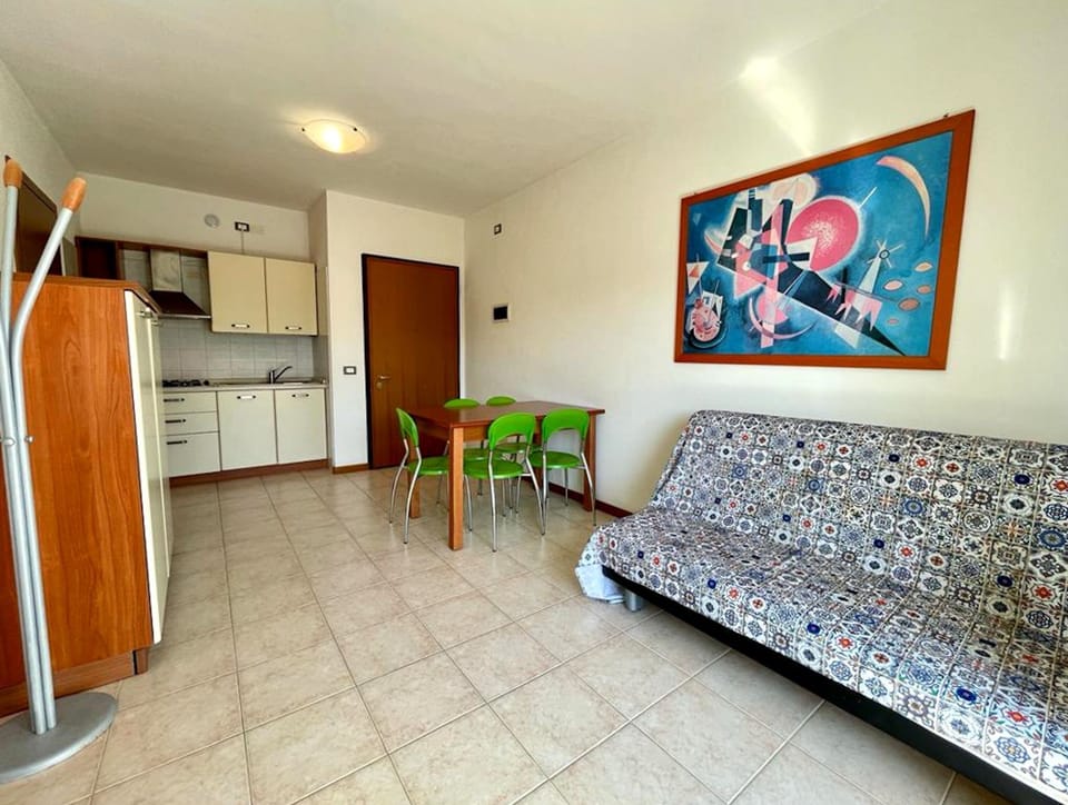 Apartment, 1 Bedroom, Balcony | Living area