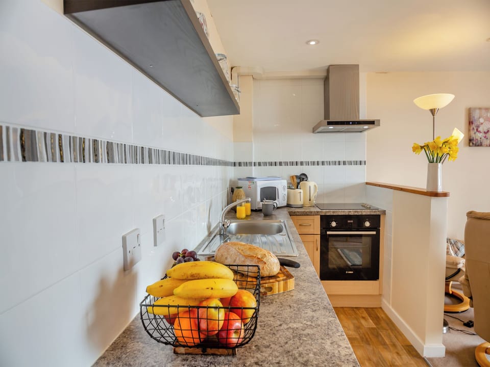 Kitchen area | Bwthyn Hudol Bach - Llwynhudol Vineyard Cottages, Pwllheli