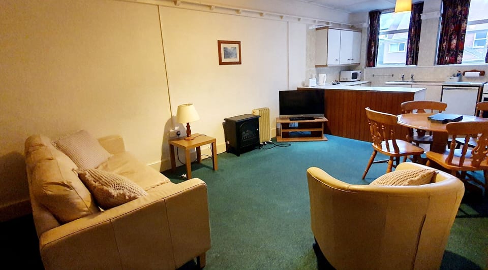 Apartment | 2 bedrooms, iron/ironing board, free WiFi, bed sheets