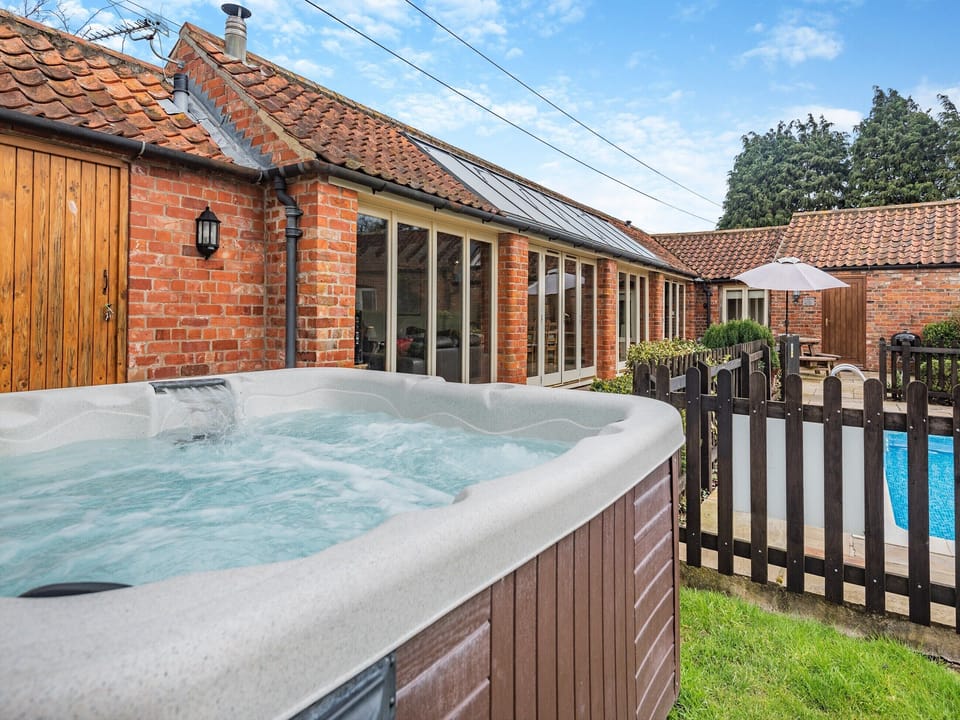 Swimming pool | Ings Barn, Thorpe Culvert, near Skegness