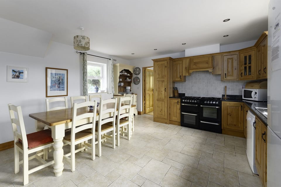 Kitchen and Dining Room Rhea Holiday Home Bantry County Cork Ireland