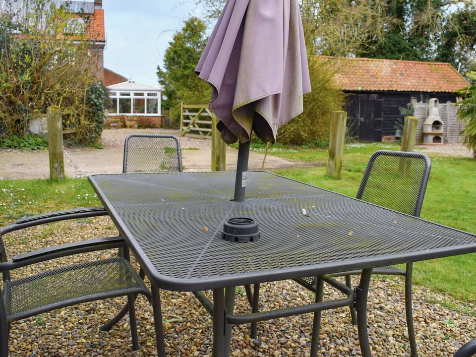 Sitting-out-area | The Stable - Green Farm, Plumstead Green, near Holt