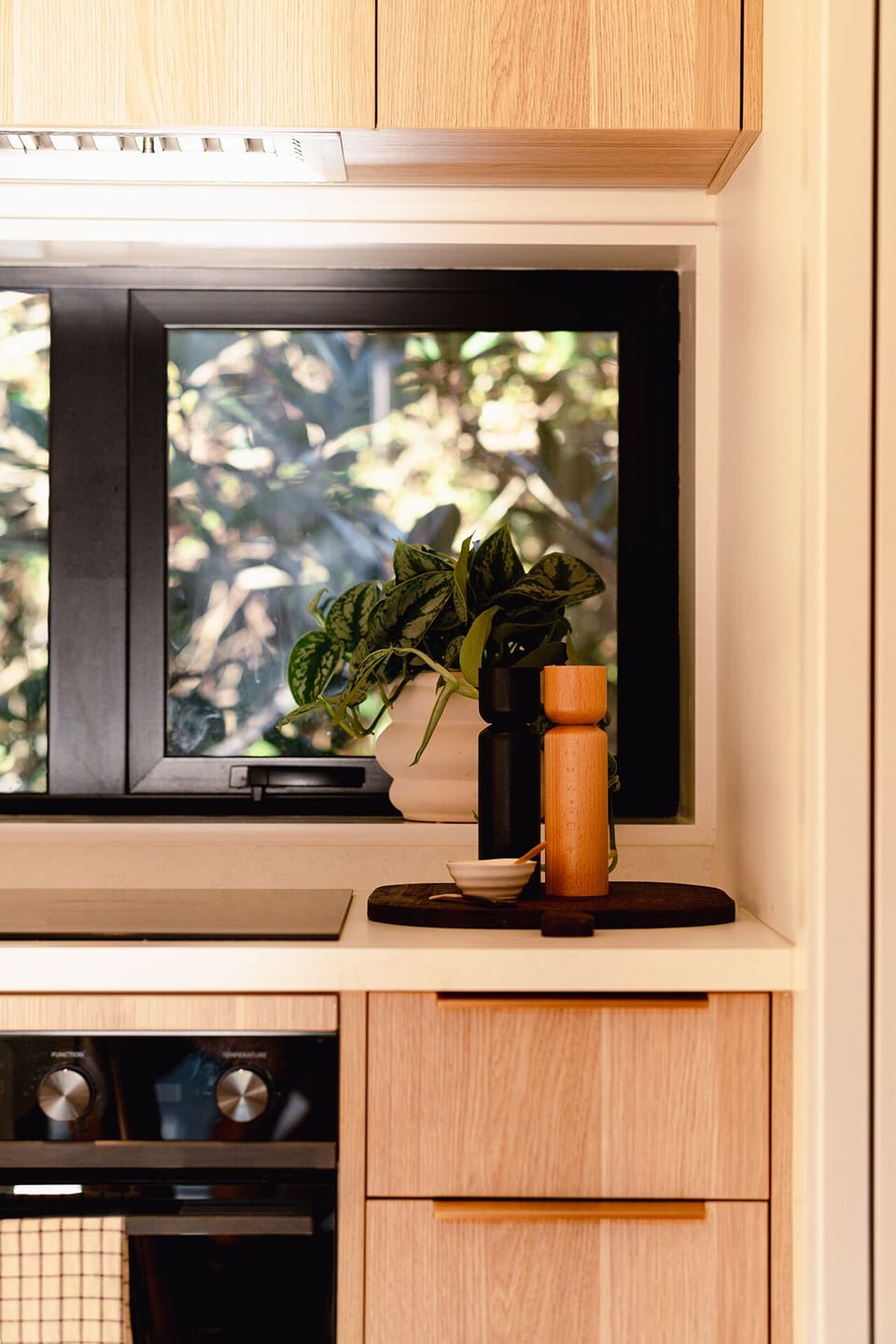 The kitchen includes all the necessary utensils and equipment to prepare a meal