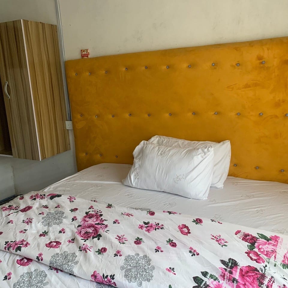 Classic Single Room, City View | In-room safe, desk, laptop workspace, soundproofing