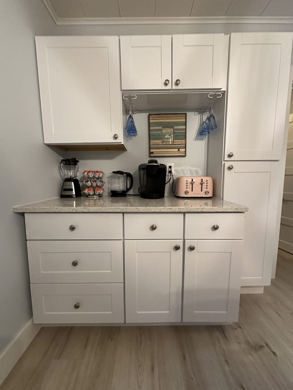 Coffee bar with complimentary coffee, tea and hot chocolate and appliances