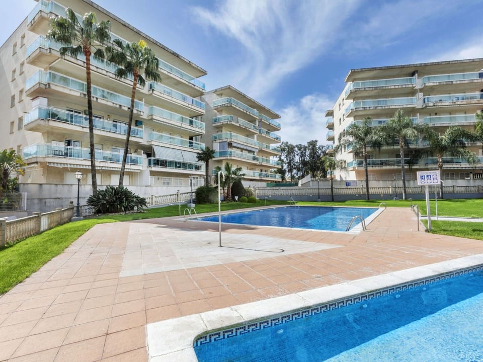 Apartment, Condominium, Balcony, Shade, Hotel