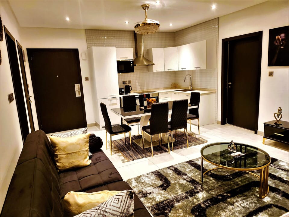 Luxury Apartment | Microwave