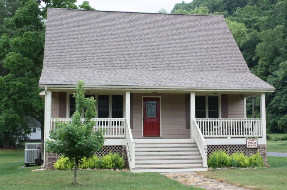 Welcome to Happy Trails Cottage
