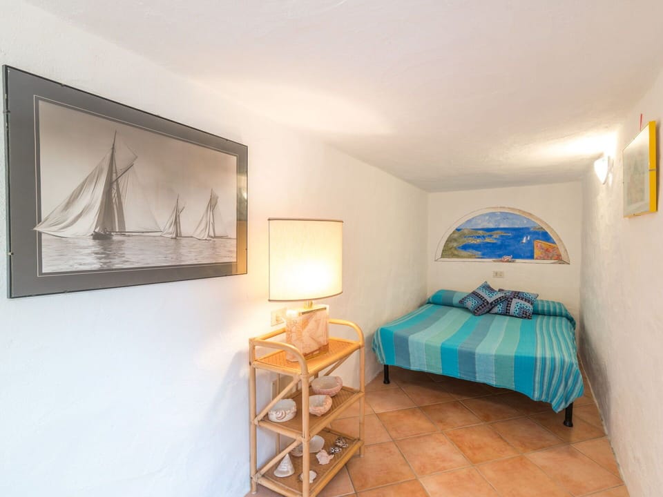 Picture Frame, Furniture, Property, Wood, Interior Design, Floor, Flooring, Comfort, Art, Bed Frame