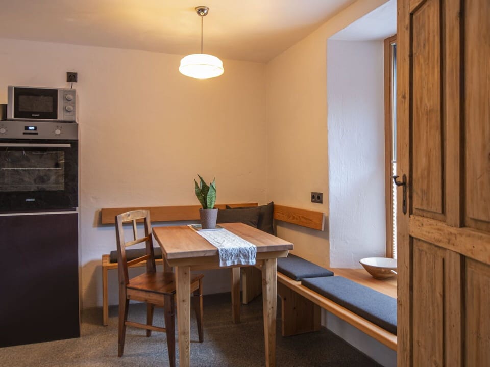 Table, Furniture, Property, Building, Plant, Wood, Interior Design, Kitchen Appliance, Cabinetry, Kitchen Stove