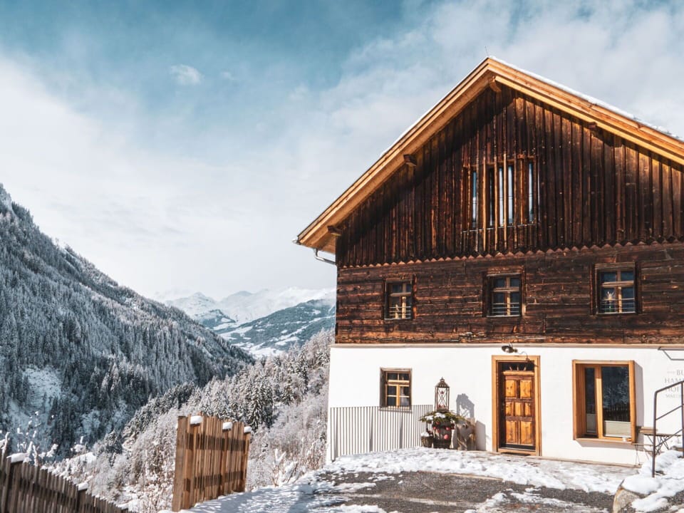 Cloud, Sky, Building, Property, Window, Snow, Mountain, Wood, House, Tree