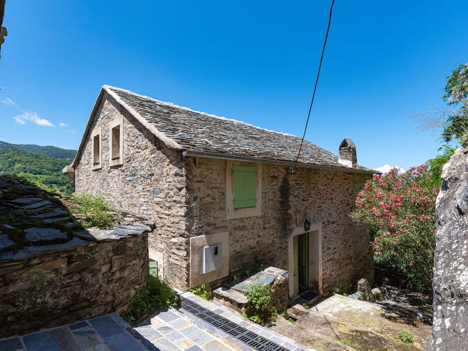 Sky, Plant, Property, Building, Window, Cottage, House, Wall, Roof, Landscape